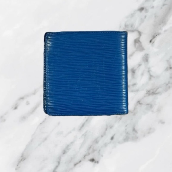 Louis Vuitton Authentic Blue Epi Leather Compact Wallet - Picture 2 of 15